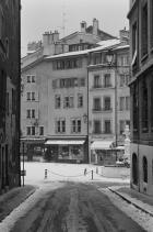 La place du Bourg-de-Four vue depuis la rue des Chaudronniers - vieille ville